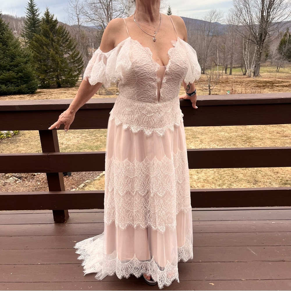 Elegant Lace Off-Shoulder Dress
